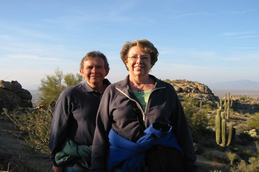 ../image/ed and joan at pinnacle peak2.jpg